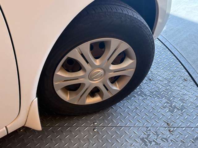 日産 ノート １．２ Ｘ H29年 (近畿) 99