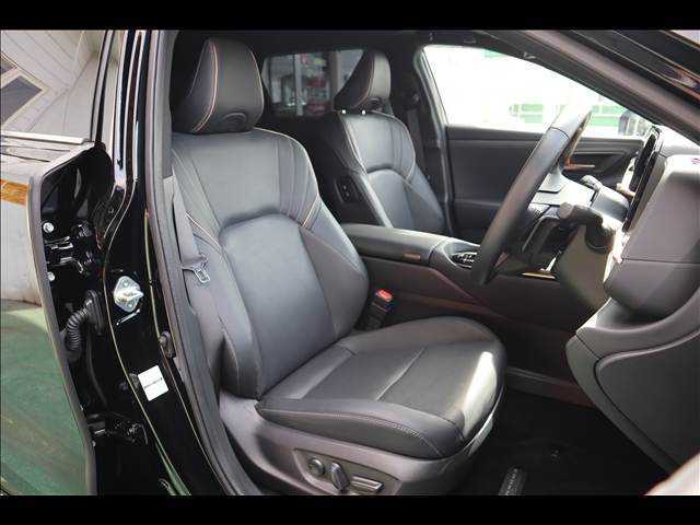 トヨタ クラウンエステート　ハイブリッド ２．５ Ｚ Ｅ－ＦＯＵＲ ４ＷＤ R7年 (関東) 99