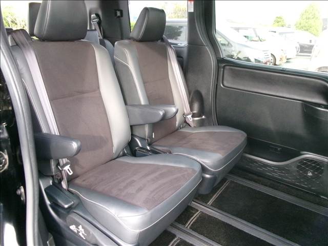 トヨタ ノア ２．０ ＳＩ ＷＸＢＩＩ R1年 (関東) 99