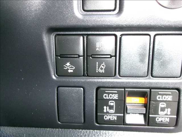 トヨタ エスクァイア ２．０ ＧＩ ブラック テーラード H29年 (関東) 99
