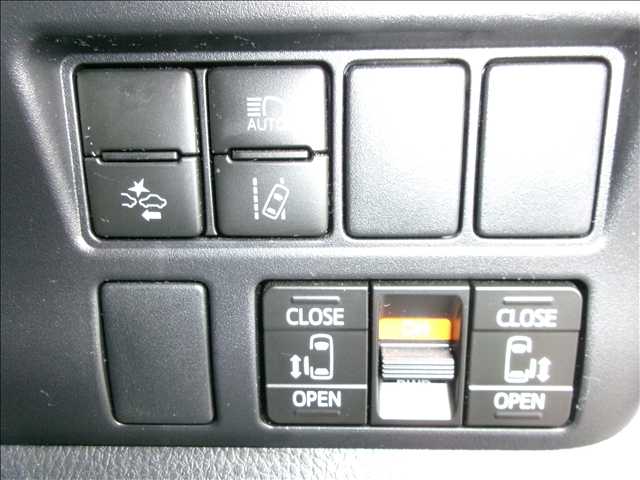 トヨタ ヴォクシー ２．０ ＺＳ 煌ＩＩ R1年 (関東) 99