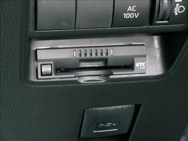 トヨタ アクア １．５ ＧＲスポーツ R5年 (関東) 99