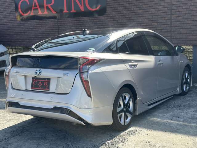 トヨタ プリウス １．８ Ｓ セーフティ プラス ツートーン H29年 (関東) 99