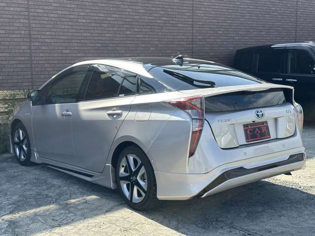 トヨタ プリウス １．８ Ｓ セーフティ プラス ツートーン H29年 (関東) 99