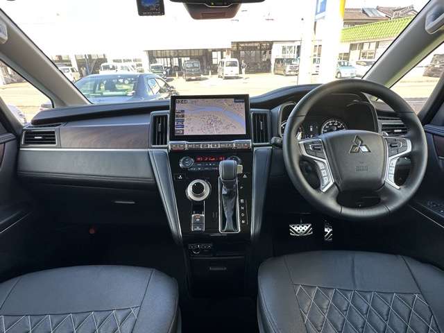 三菱 デリカ　Ｄ：５ ２．２ Ｐ ディーゼルターボ ４ＷＤ R7年 () 99