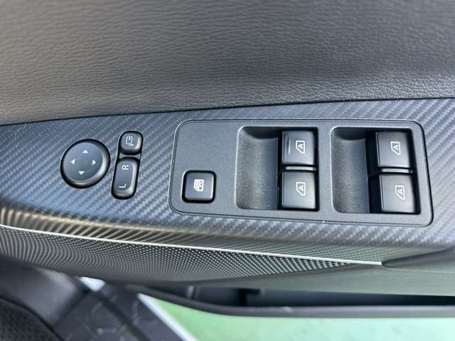 三菱 デリカ　Ｄ：５ ２．２ Ｐ ディーゼルターボ ４ＷＤ R7年 () 99