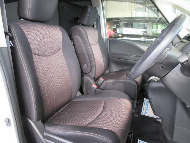 日産 セレナ ２．０ ハイウェイスター Ｓ－ＨＹＢＲＩＤ アドバンストセーフティ パッケージ H26年 (関東) 99