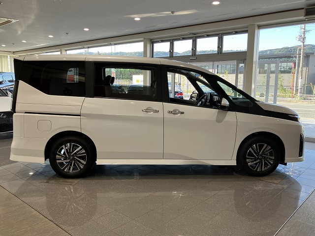 日産 セレナ ２．０ ハイウェイスターＶ R8年 (近畿) 99