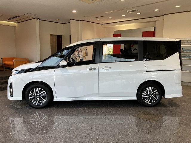 日産 セレナ ２．０ ハイウェイスターＶ R8年 (近畿) 99