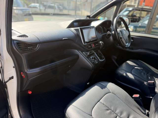 トヨタ ヴォクシー ２．０ ＺＳ H26年 (近畿) 99