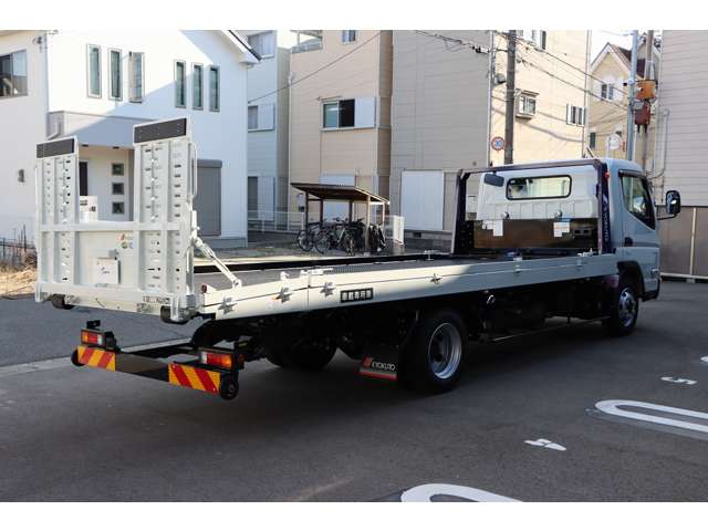 三菱フソウ キャンター 積載車 R8年 (近畿) 99