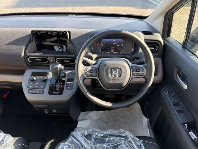 ホンダ フリード　ハイブリッド １．５ Ｅ：ＨＥＶ エアー ＥＸ R8年 (近畿) 99