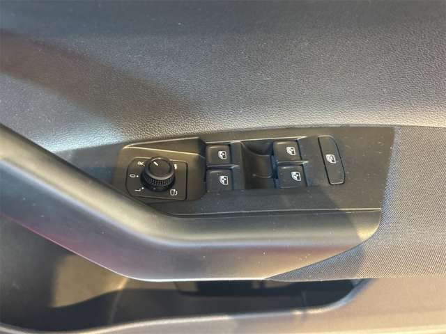 フォルクスワーゲン ポロ ＴＳＩ　ハイライン R3年 (近畿) 99