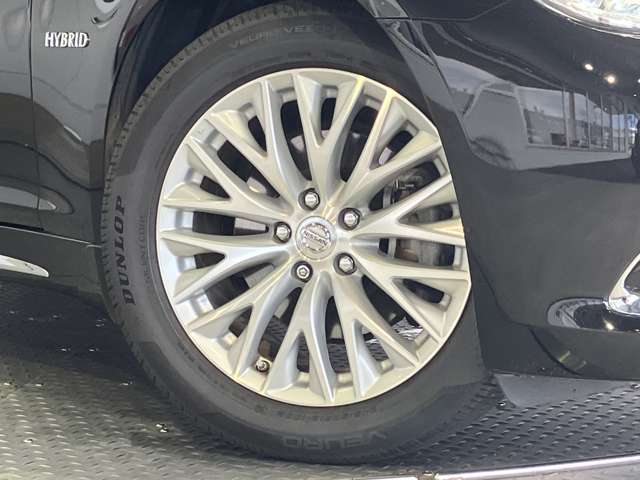 日産 シーマ　ハイブリッド ３．５ ＶＩＰ Ｇ H29年 (近畿) 99