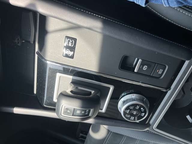 三菱 アウトランダーＰＨＥＶ ＰＨＥＶ ２．４ Ｇ ４ＷＤ R5年 (近畿) 99