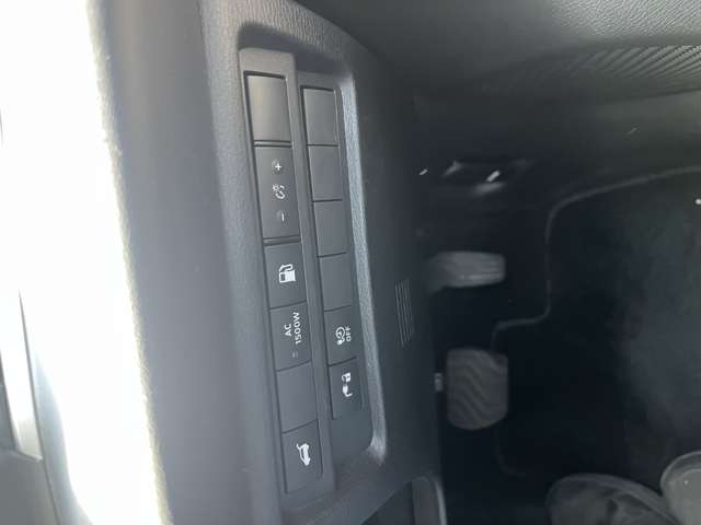 三菱 アウトランダーＰＨＥＶ ＰＨＥＶ ２．４ Ｇ ４ＷＤ R5年 (近畿) 99