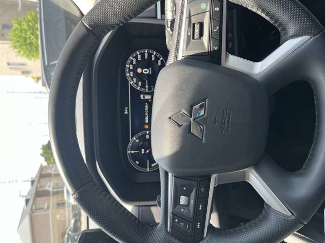 三菱 アウトランダーＰＨＥＶ ＰＨＥＶ ２．４ Ｇ ４ＷＤ R5年 (近畿) 99