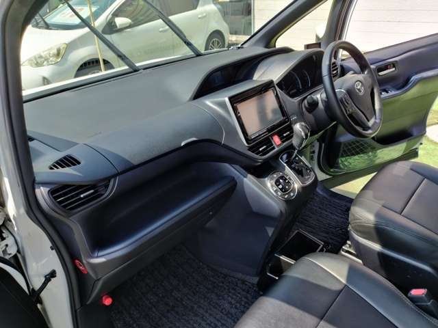 トヨタ ヴォクシー ２．０ ＺＳ H28年 (近畿) 99