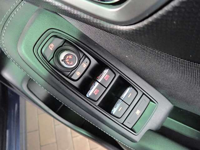 スバル フォレスター ２．５ プレミアム ４ＷＤ H30年 () 99