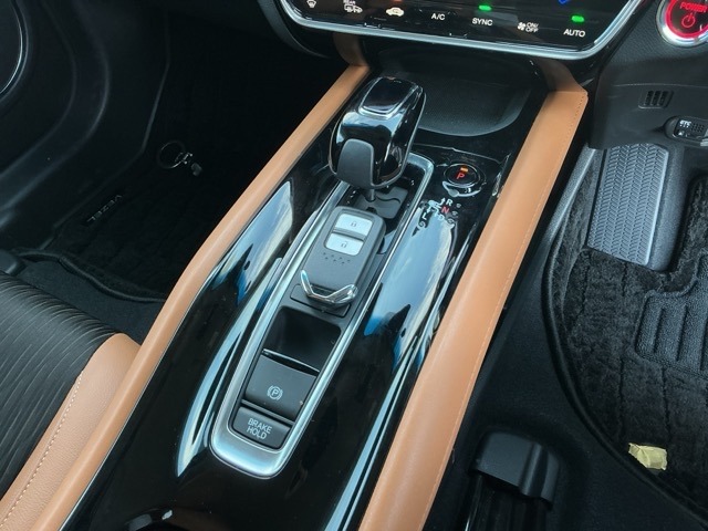 ホンダ ヴェゼル １．５ ハイブリッド Ｚ ホンダセンシング R2年 (近畿) 99