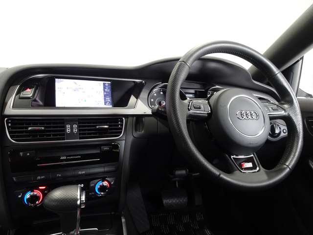 アウディ Ａ５　スポーツバック ２．０ ＴＦＳＩ クワトロ Ｓラインパッケージ ４ＷＤ H24年 (関東) 99