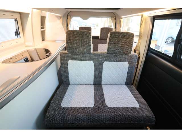 トヨタ ハイエースバン ホワイトハウス コンパス R1年 (九州・沖縄) 99
