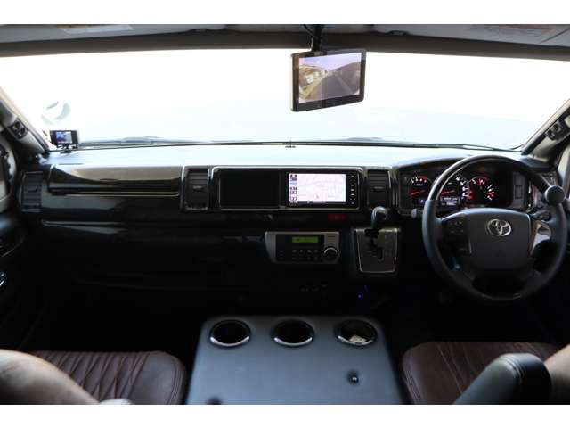 トヨタ ハイエースバン ＲＶトラスト ＴＲ５００ Ｃ－ＬＨ ４ＷＤ R1年 (九州・沖縄) 99