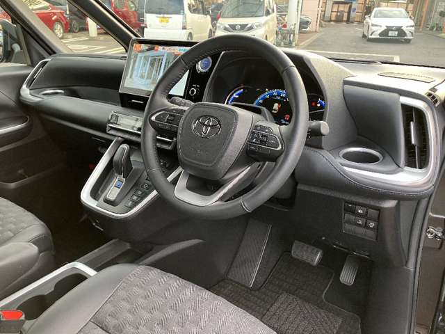 トヨタ ヴォクシー １．８ ハイブリッド Ｓ－Ｚ R5年 () 99