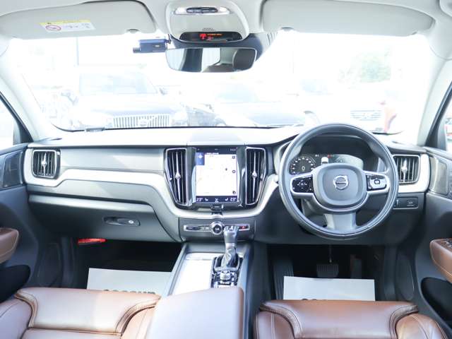 ボルボ ＸＣ６０ Ｔ５ ＡＷＤ インスクリプション ４ＷＤ R1年 (関東) 99