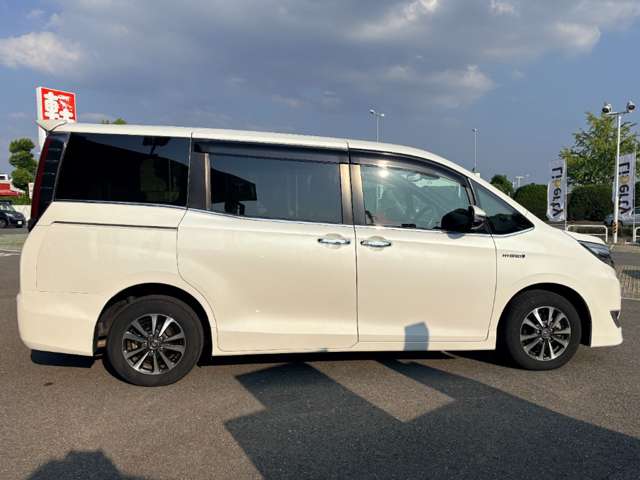 トヨタ エスクァイア　ハイブリッド １．８ ハイブリッド ＧＩ プレミアムパッケージ H30年 (九州・沖縄) 99