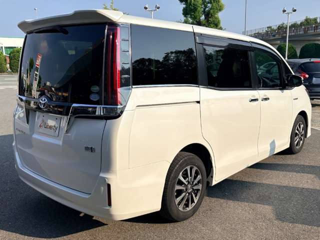 トヨタ エスクァイア　ハイブリッド １．８ ハイブリッド ＧＩ プレミアムパッケージ H30年 (九州・沖縄) 99