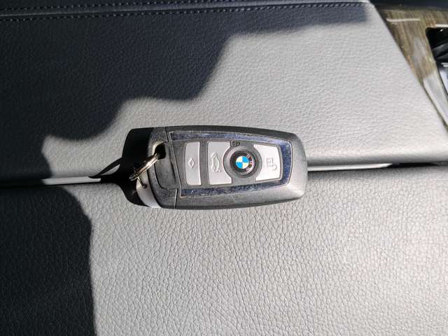 ＢＭＷ ５シリーズ ５２３ｉ　ラグジュアリー H27年 (近畿) 99