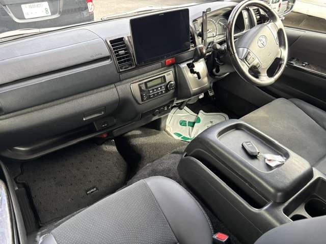 トヨタ ハイエースバン ２．８ スーパーＧＬ ダークプライム ロングボディ ディーゼルターボ H30年 (九州・沖縄) 99
