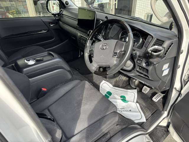 トヨタ ハイエースバン ２．８ スーパーＧＬ ダークプライム ロングボディ ディーゼルターボ H30年 (九州・沖縄) 99