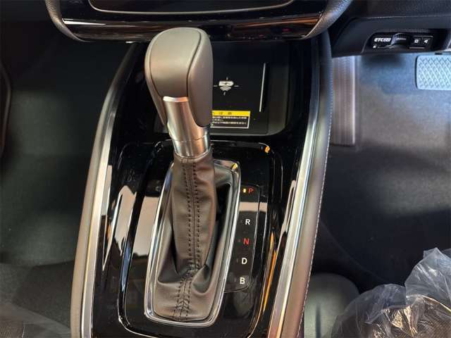 ホンダ ヴェゼル １．５ Ｅ：ＨＥＶ Ｚ R8年 () 99
