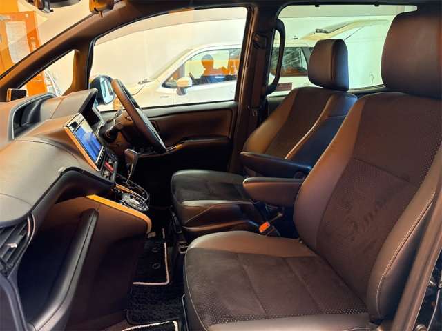 トヨタ ヴォクシー ２．０ ＺＳ 煌ＩＩＩ R3年 (近畿) 99