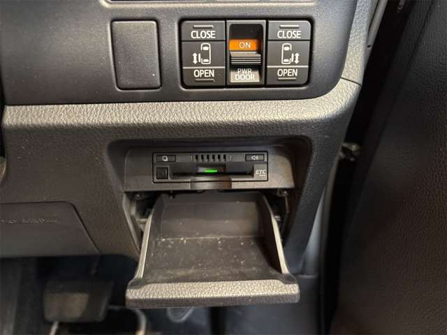 トヨタ ヴォクシー ２．０ ＺＳ 煌ＩＩＩ R3年 (近畿) 99