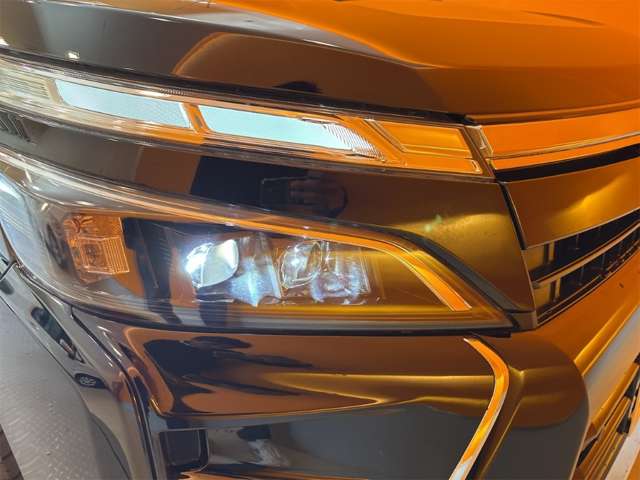 トヨタ ヴォクシー ２．０ ＺＳ 煌ＩＩＩ R3年 (近畿) 99