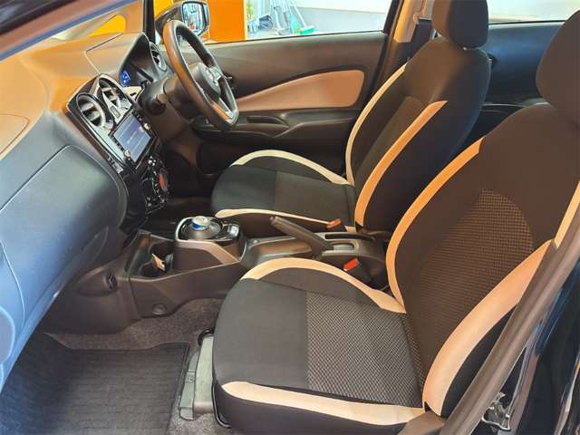 日産 ノート １．２ Ｅ－ＰＯＷＥＲ Ｘ H30年 (近畿) 99