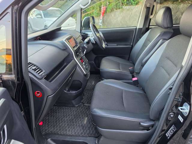 トヨタ ヴォクシー ２．０ ＺＳ 煌Ｚ ４ＷＤ H25年 (関東) 99