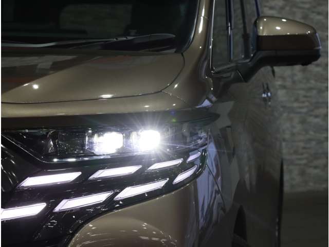 トヨタ アルファード　ハイブリッド ハイブリッド ２．５ Ｚ R7年 (関東) 99