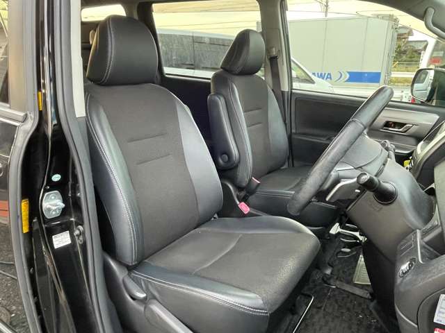トヨタ ヴォクシー ２．０ ＺＳ 煌Ｚ H26年 () 99