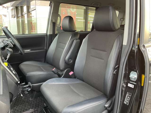 トヨタ ヴォクシー ２．０ ＺＳ 煌Ｚ H26年 () 99