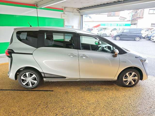 トヨタ シエンタ　ハイブリッド ハイブリッド １．５ Ｇ クエロ R2年 (関東) 99
