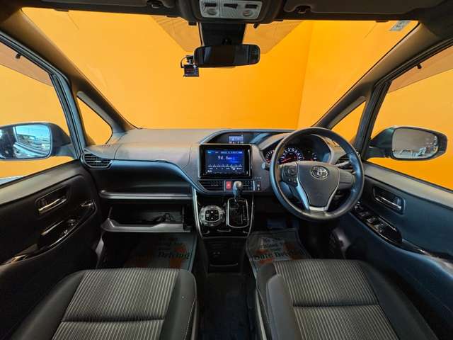 トヨタ ヴォクシー ２．０ ＺＳ 煌ＩＩ R1年 () 99