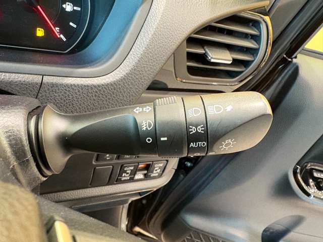 トヨタ ヴォクシー ２．０ ＺＳ 煌ＩＩ R1年 () 99