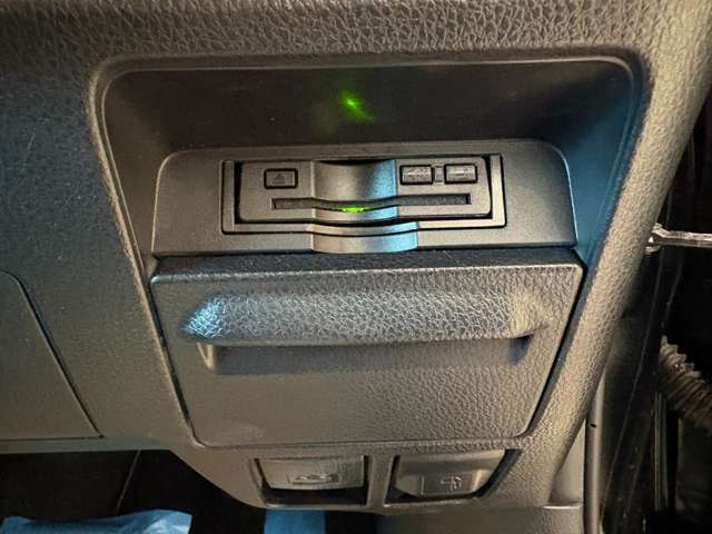 トヨタ ヴォクシー ２．０ ＺＳ 煌ＩＩ R1年 () 99
