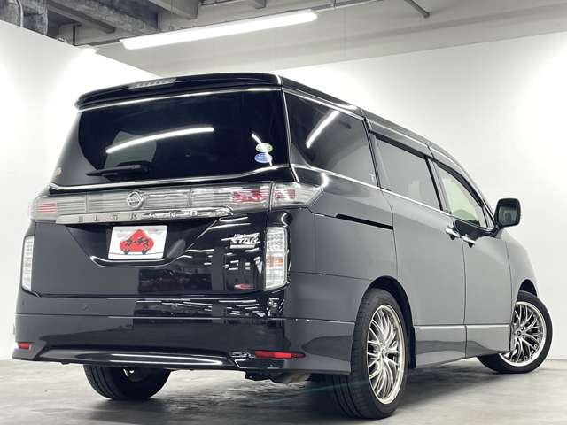 日産 エルグランド ２．５ ２５０ハイウェイスターＳ アーバンクロム R1年 (近畿) 99