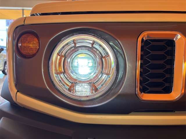 スズキ ジムニー　ノマド １．５ ＦＣ ４ＷＤ R8年 () 99
