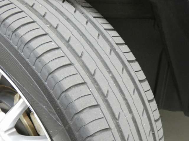 トヨタ ヤリス １．５ ハイブリッド Ｇ Ｅ－ＦＯＵＲ ４ＷＤ R4年 (東北) 99